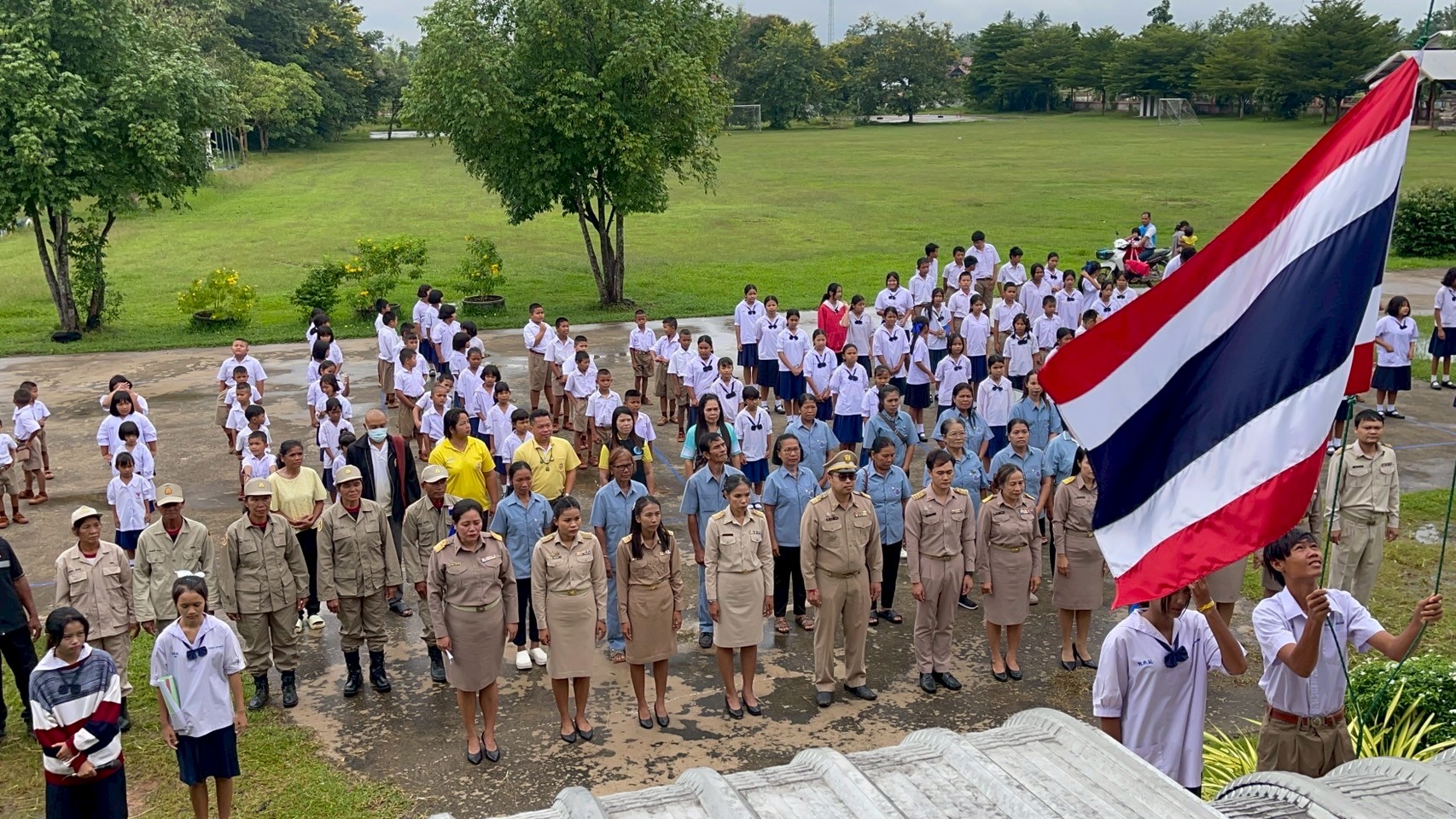 วันพระราชทานธงชาติไทย